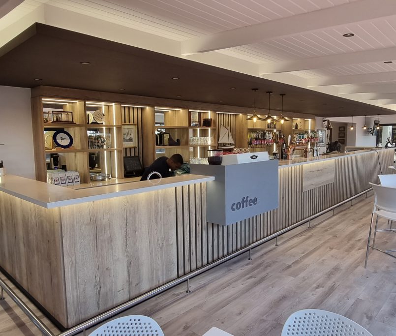 ROYAL YACHT CLUB 5